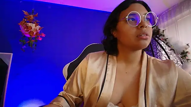 Emmapark  online show from April 10, 6:47 pm