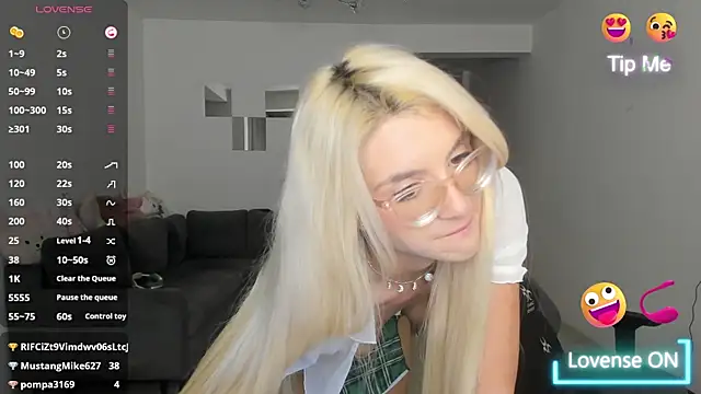 LovelyBianca online show from March 4, 1:01 am