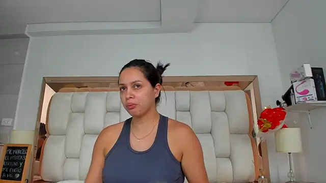 Snapshot of emilyparkerr01 chatting on September 10, 9:37 pm emilyparkerr01 online show from September 10, 9:37 pm