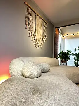 Irish Collins online show from April 12, 9:17 pm