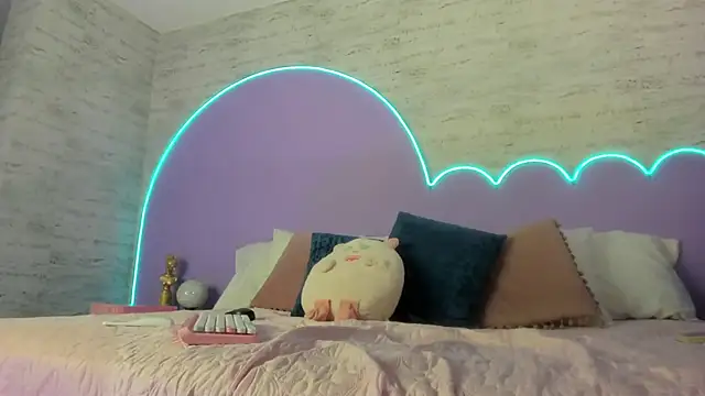 Giaa Ross online show from November 20, 8:10 pm