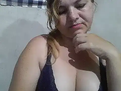 Snapshot of laiscibelle chatting on September 10, 2:55 am laiscibelle online show from September 10, 2:55 am