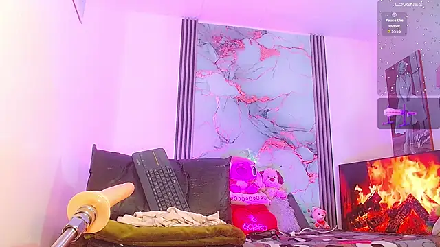  ChanellR  online show from September 29, 7:30 pm