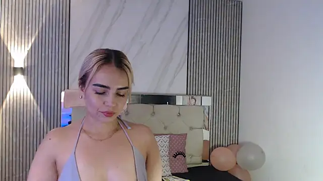ashley  tylor online show from May 15, 9:39 pm