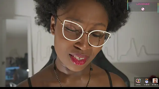 EmmaSanzz  online show from January 8, 11:47 am