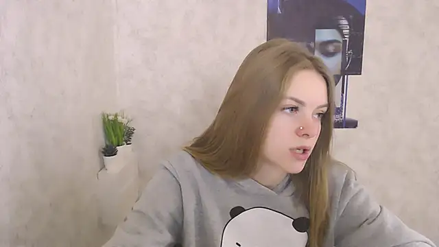 AliceFlirtt  online show from October 13, 7:00 am