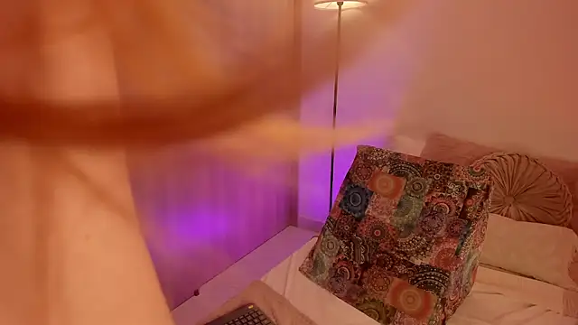 Lady lacey05 online show from April 1, 12:55 am