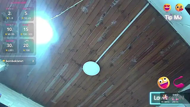 white sexy  online show from March 24, 10:42 am