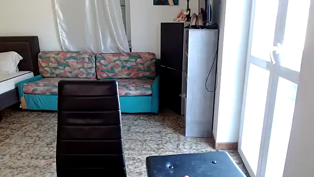 danasantoreal online show from April 1, 8:15 am