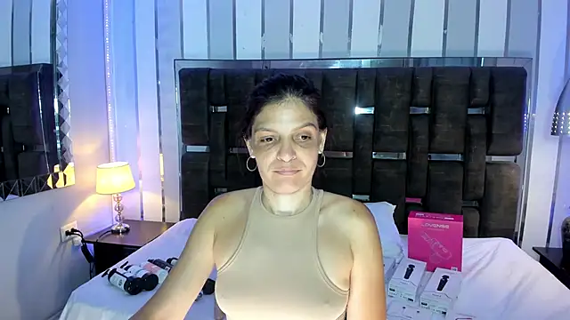 KatteMoss online show from April 7, 8:44 pm