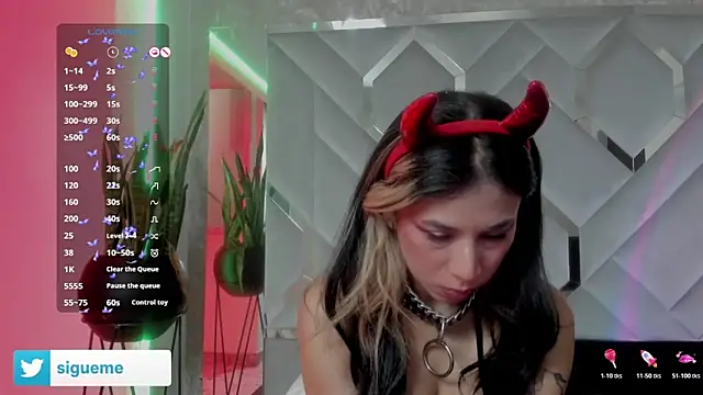 Snapshot of Sara_Foxx1 chatting on October 17, 5:38 pm Sara Foxx1 online show from October 17, 5:38 pm