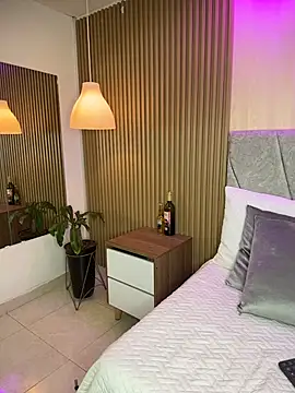 Dakota diaz  online show from July 30, 9:04 pm