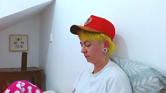 tomboyblue online show from December 21, 5:28 pm