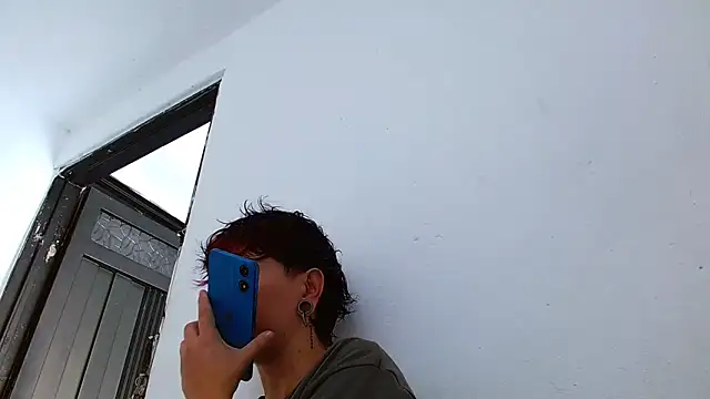 tomboyblue online show from April 25, 5:32 pm