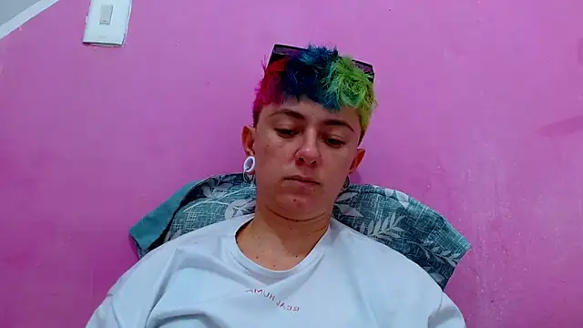 tomboyblue online show from September 15, 6:26 pm