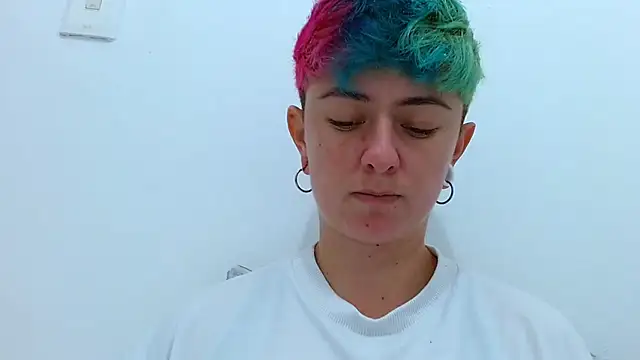 tomboyblue online show from November 11, 2:18 am