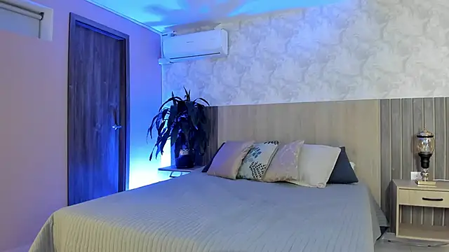 rebeca cortez  online show from April 11, 7:39 pm