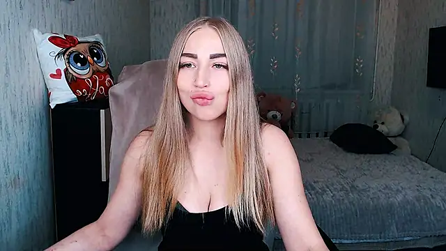 Snapshot of _KittyBoo chatting on October 7, 6:56 pm KittyBoo online show from October 7, 6:56 pm