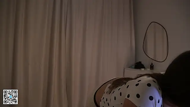 CarmenMoore26 online show from February 17, 9:36 pm