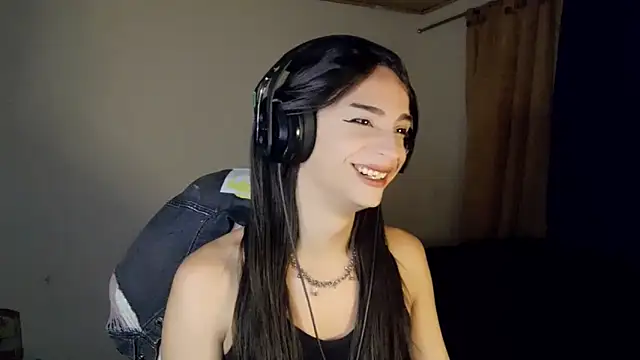 Dollbehavior  online show from April 8, 7:32 am