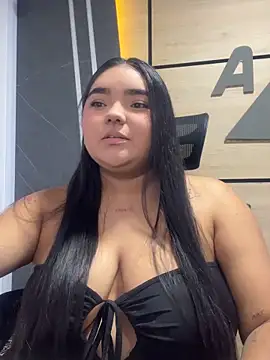 little lissiee online show from May 2, 9:29 pm
