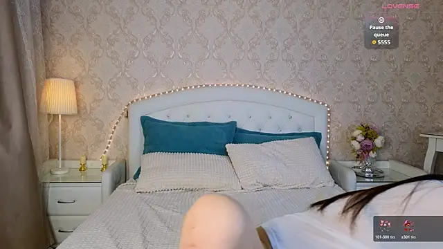 Kaia Sunshine Mia online show from October 20, 3:15 pm