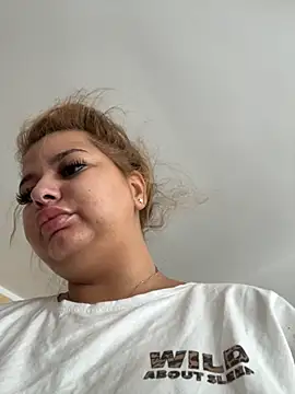 AllysonK online show from September 9, 10:37 am