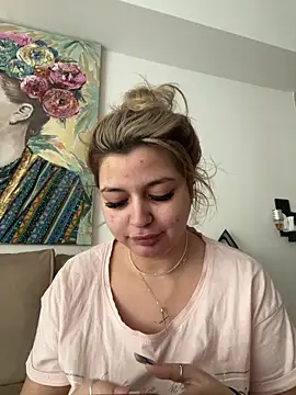 AllysonK online show from April 21, 10:33 am