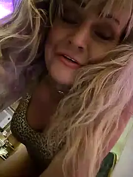 annika lately online show from October 8, 4:17 am