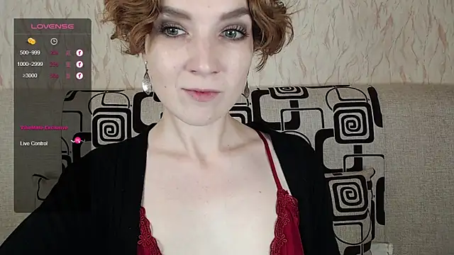 Snapshot of TinaWince chatting on October 10, 4:50 am TinaWince online show from October 10, 4:50 am