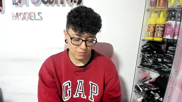 alex noa online show from April 7, 4:36 am