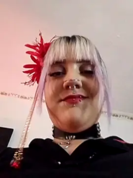 Charlotte Myers online show from November 17, 8:42 pm