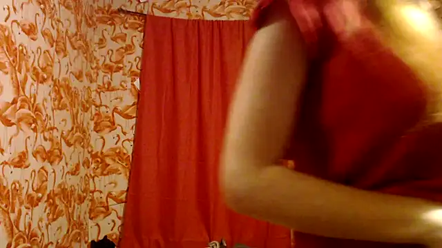 Snapshot of strawberrysmoothie chatting on September 17, 3:26 am strawberrysmoothie online show from September 17, 3:26 am