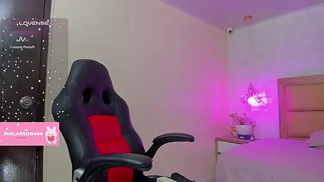 LARSONMIA online show from September 22, 12:14 pm