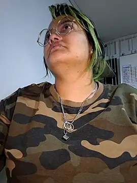 lucky-leah online show from September 30, 3:56 am