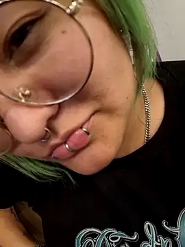 lucky-leah online show from September 20, 4:22 am