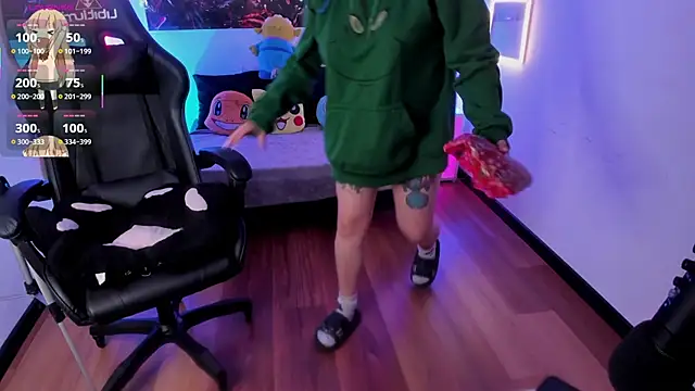 lucky-leah online show from February 14, 4:14 am