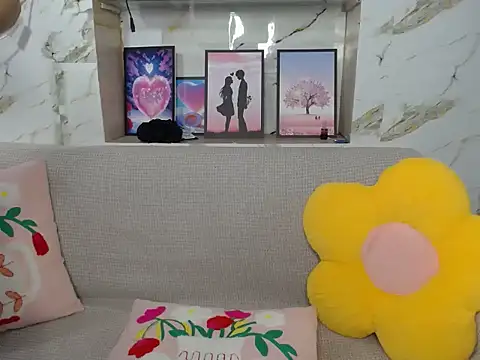 Love bug15 online show from October 4, 5:46 am