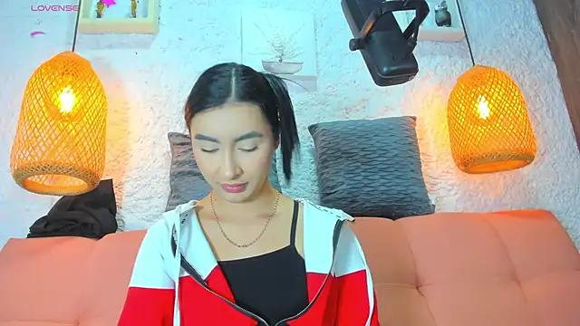 Snapshot of emiily_s chatting on September 17, 12:14 pm emiily s online show from September 17, 12:14 pm