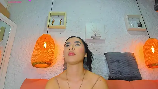 Snapshot of emiily_s chatting on September 16, 12:13 pm emiily s online show from September 16, 12:13 pm