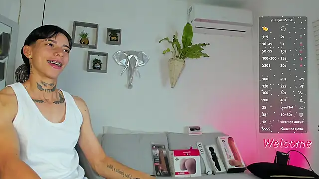 AmberAdams  online show from December 15, 3:28 pm