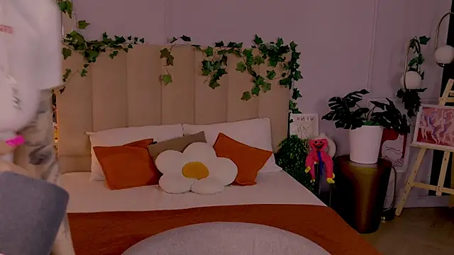 Meow Nancy online show from June 15, 5:07 am