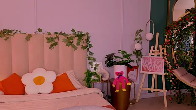 Meow Nancy online show from May 29, 5:05 am