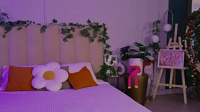 Meow Nancy online show from June 4, 5:01 am