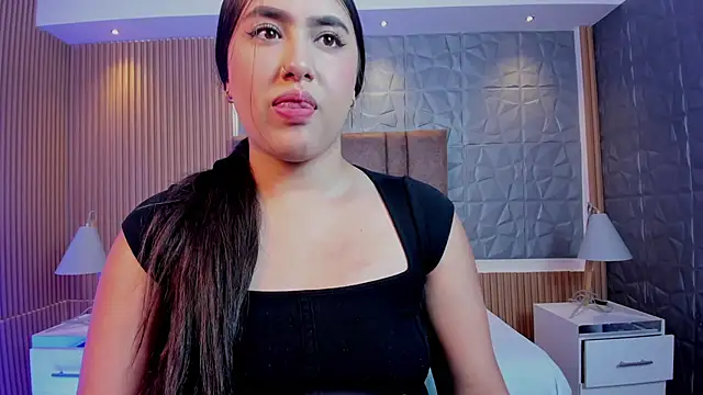 paulina sweett  online show from March 24, 1:05 pm