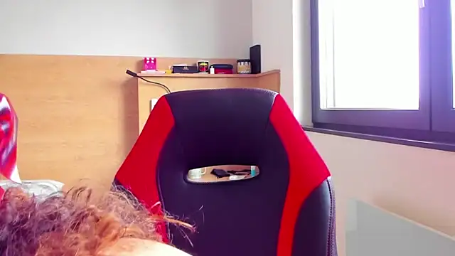 uniquerossie online show from October 31, 10:08 am