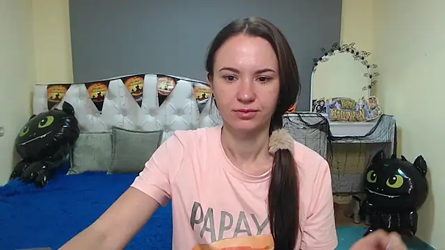 Snapshot of KaraCriegs chatting on October 16, 6:10 pm KaraCriegs online show from October 16, 6:10 pm