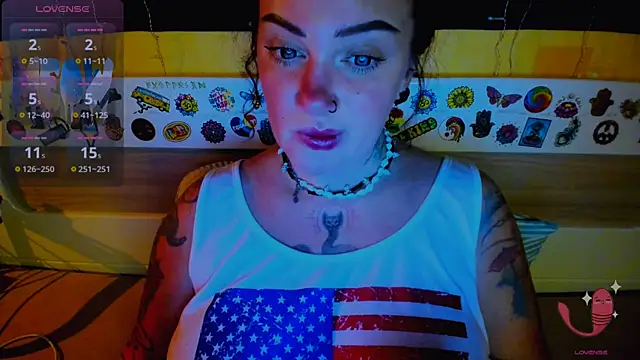 EllieOz online show from November 1, 9:30 pm