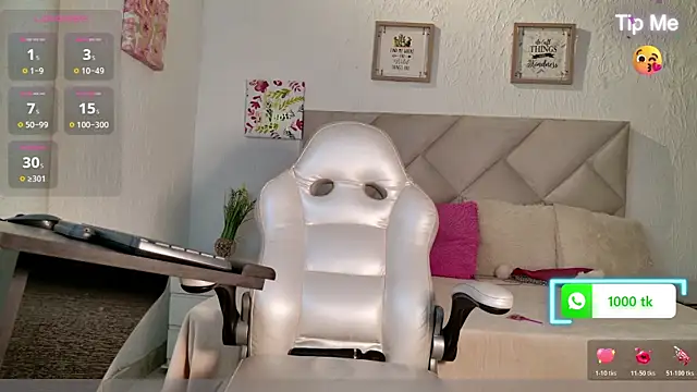 yuliana millerr online show from January 6, 8:23 pm