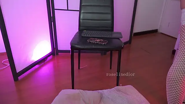 roselinedior online show from February 25, 4:49 pm